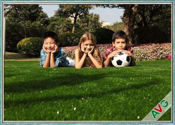 Bahçeler için UV Stabilize Peyzaj Suni Çim Patios Okullar Oyun Alanları 0