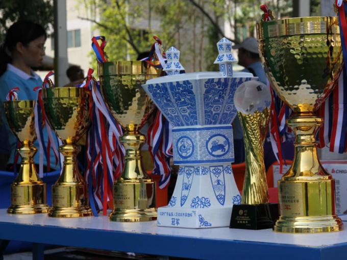 hakkında en son şirket haberleri 2017AVG Sponsoru GDF City Champion Cup Başarıyla Sonuçlandı,-- GZ Team, Mavi Beyaz Jia'nın Kahramanlık Kupasını Yeniden Kazandı  1