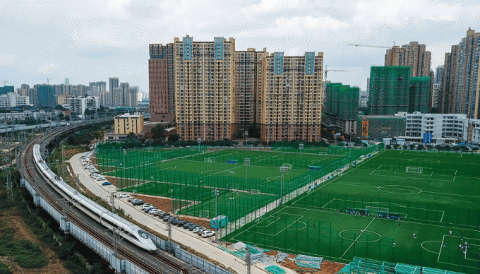hakkında en son şirket haberleri AVG, Çin'deki en büyük futbol parklarından birini kurdu!  0
