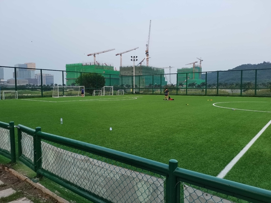 Çin Futbol Suni Çim ve Spor Zeminleri Futbol Sahası Toptan Satış Fiyatı Tedarikçi