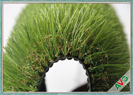 Çin Yeşil Renk Peyzaj Bahçe Süsleme için Suni Çim ESTO LC3 Standardı Tedarikçi