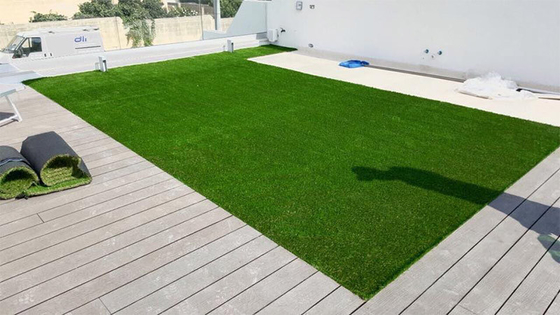 Bahçe Peyzaj Çim için 25MM Suni Çim Halı Sentetik Çim Tedarikçi