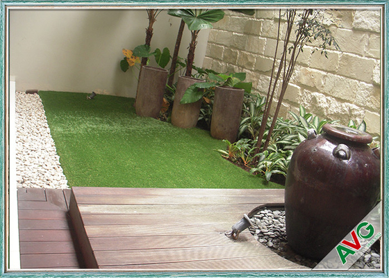 Field Green / Apple Green Garden Artificial Grass With Soft Feeling Waterproof Tedarikçi